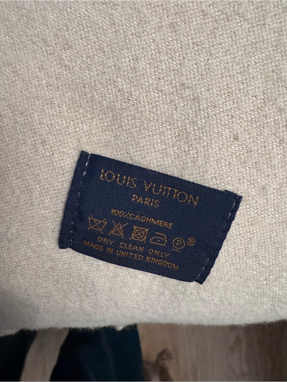Louis Vuitton (In$pired) Beige & Cream Monogram Scarf - Picture 3 of 3